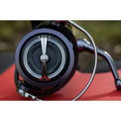 Daiwa 20 Fuego LT 1000 -Sonik Store Daiwa20Fuego20Sfeer204 550x550w