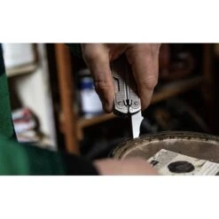 Leatherman Free P4 Multifunktionswerkzeug -Sonik Store Leatherman20FREE20P420Multitool7 550x550w