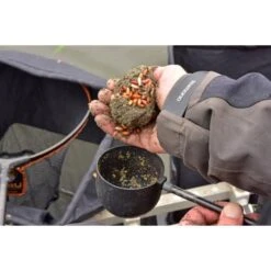 DYNAMITE BAITS Dynamite Swim Stim Commercial Groundbait Silver Fish Original 900g 15 DYNAMITE BAITS Dynamite Swim Stim Commercial Groundbait Silver Fish Original 900g -Sonik Store The short line os kicked off with one ball fo gorundbait with maggots and casters 550x550w