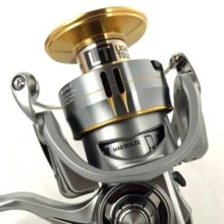 Daiwa 18 Freams LT 1000S -Sonik Store freams lt spinnrolle magsealed 550x550 2
