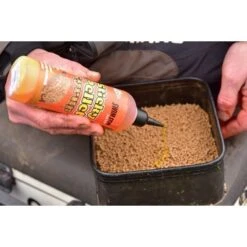 DYNAMITE BAITS Dynamite Sticky Pellet Syrup Amino Original 300ml -Sonik Store sticky pellet syrup application 550x550w