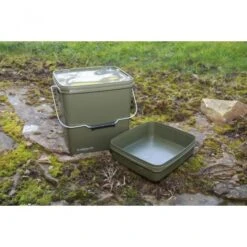 Trakker 13 Ltr Square Bucket -Sonik Store trakker 13 ltr vierkante emmer voer tassen 2 team outdoors 550x550 1